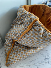 Load image into Gallery viewer, Chloe Reading Nook, Anxiety Relief Nook