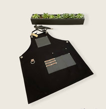 Load image into Gallery viewer, Black Apron with Wide Pockets-LONDON 02