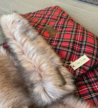 Load image into Gallery viewer, Tiffany, Snuggle Bed for Pets, Cuddle Bed