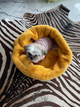 Load image into Gallery viewer, Sophie, High-end faux fur and kilim-velvet fabric, handmade pet bed