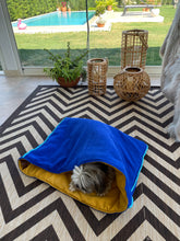 Load image into Gallery viewer, Leo,Snuggle Bed for Pets
