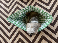 Load image into Gallery viewer, Milo Cave Pet Bed,Luxury Pet Travel Bed
