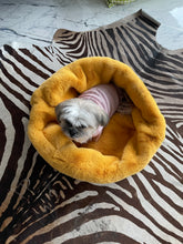 Load image into Gallery viewer, Sophie, High-end faux fur and kilim-velvet fabric, handmade pet bed
