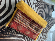 Load image into Gallery viewer, Sophie, High-end faux fur and kilim-velvet fabric, handmade pet bed
